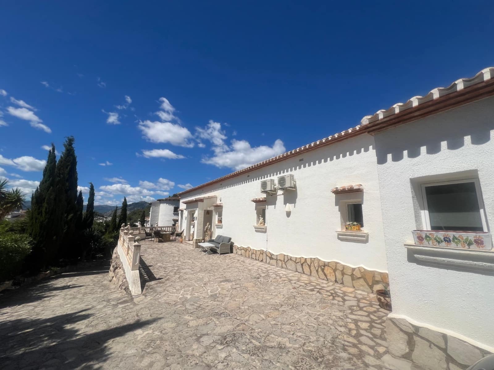 4 bedroom Villa for sale in Denia with pool garage - € 850,000 (Ref: 9841151)