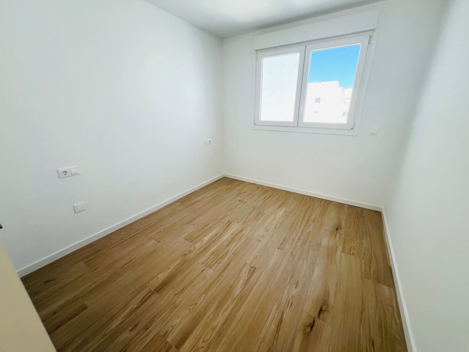 2 bedroom Penthouse for rent in La Xara with garage - € 1,300 (Ref: 9860820)