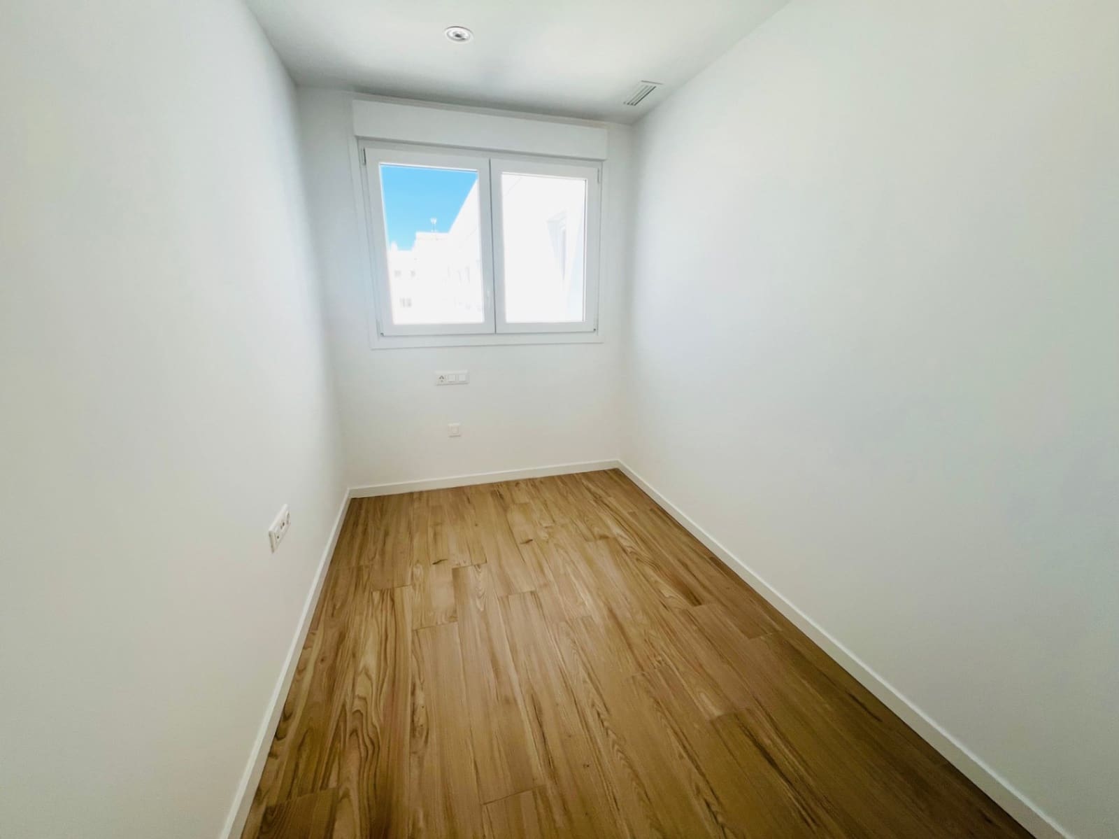 2 bedroom Penthouse for rent in La Xara with garage - € 1,300 (Ref: 9860820)