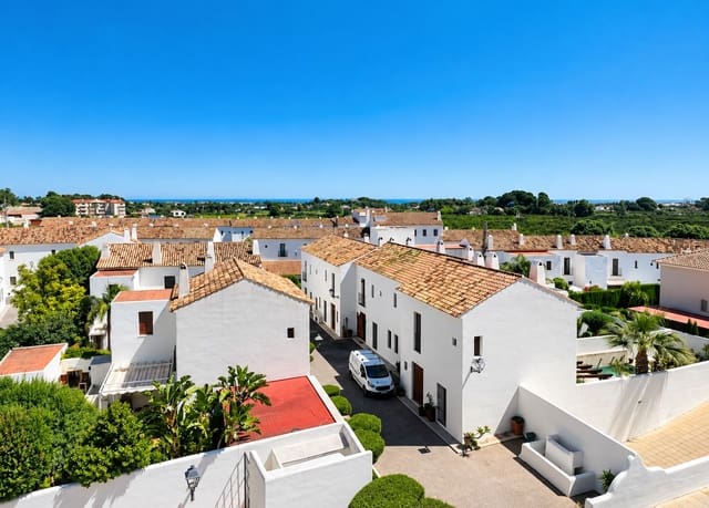 2 quarto Penthouse para venda em La Xara, Dénia com piscina garagem - 295 000 € (Ref: 9860820)