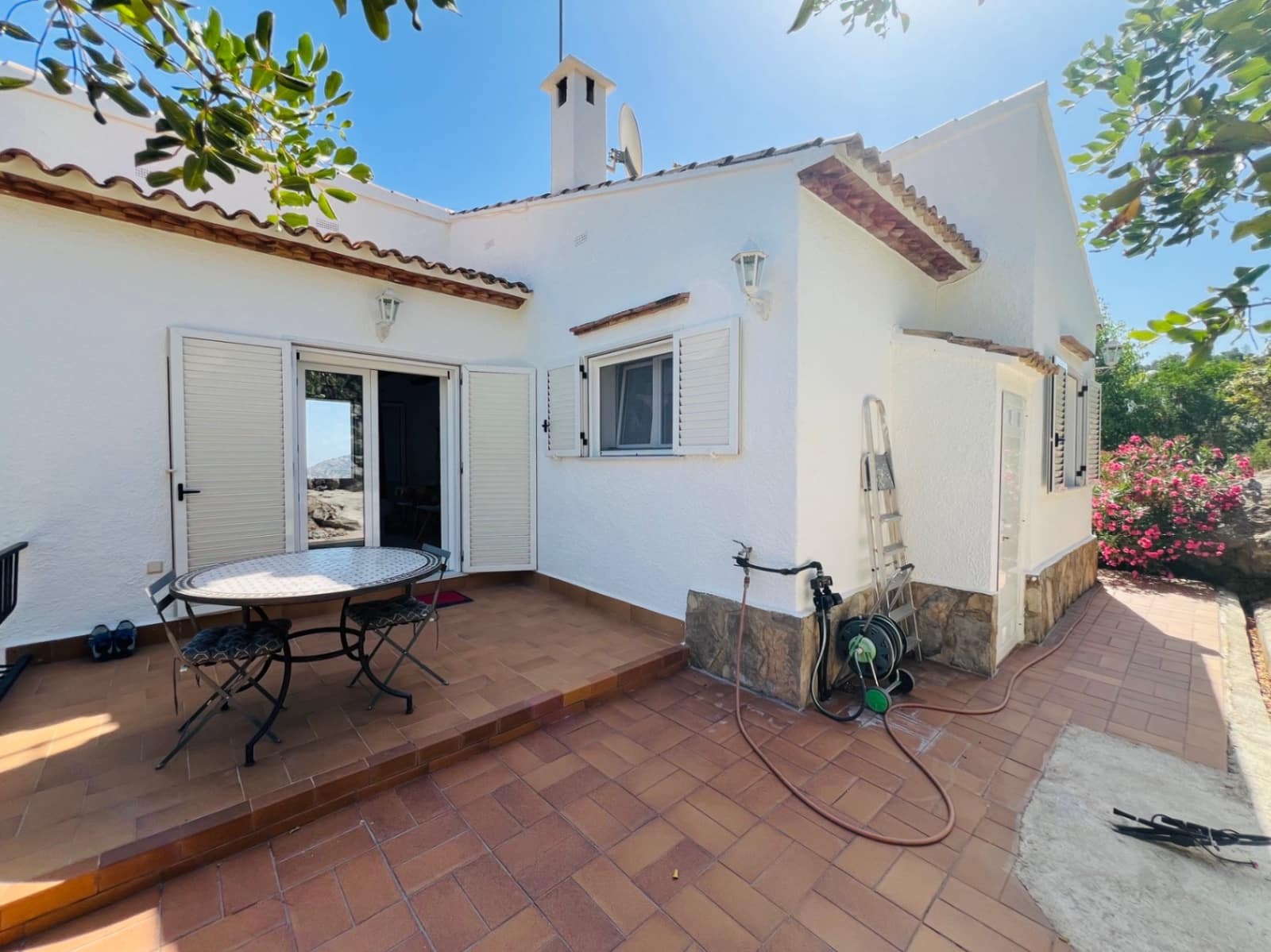 4 soveværelse Villa til salg i La Sella med swimmingpool garage - € 395.000 (Ref: 9946021)