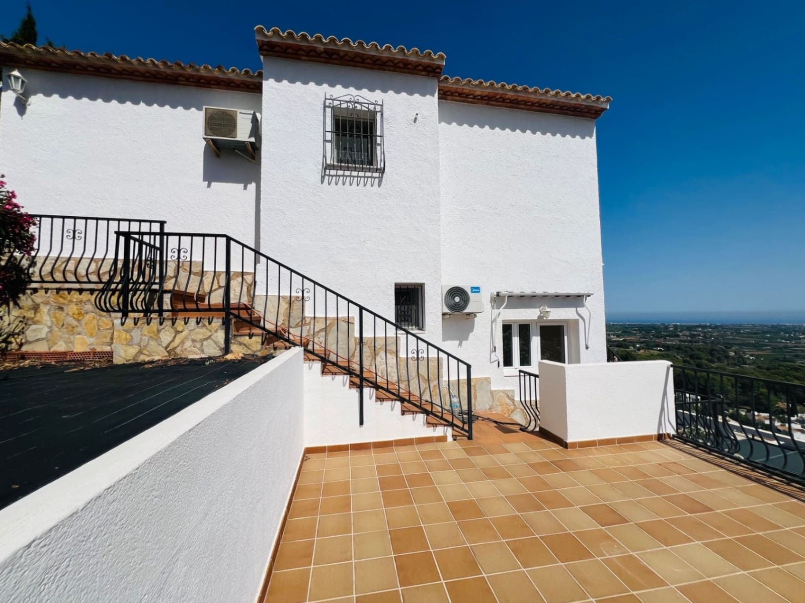 4 soveværelse Villa til salg i La Sella med swimmingpool garage - € 395.000 (Ref: 9946021)