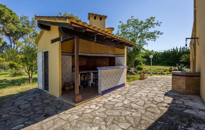 5 bedroom Finca/Country House for rent in Pedreguer with pool garage - € 3,500 (Ref: 9973812)