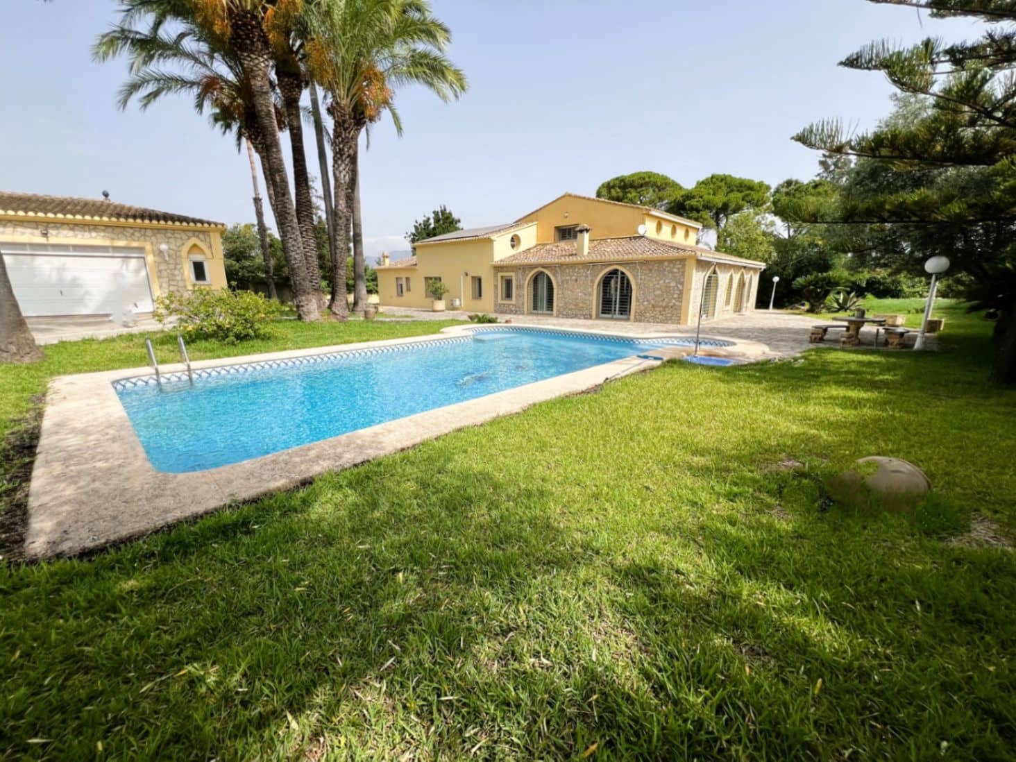 Finca/Maison de Campagne de 5 chambres à louer à Pedreguer avec piscine garage - 3 500 € (Ref: 9973812)