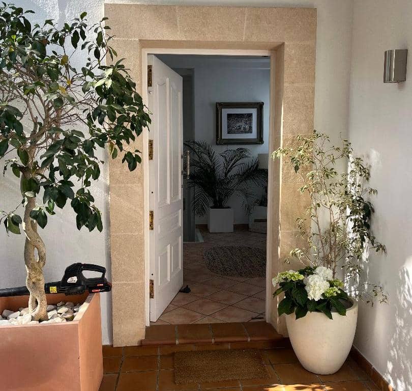 4 bedroom Villa for sale in Costa d'en Blanes with pool garage - € 1,895,000 (Ref: 9740065)