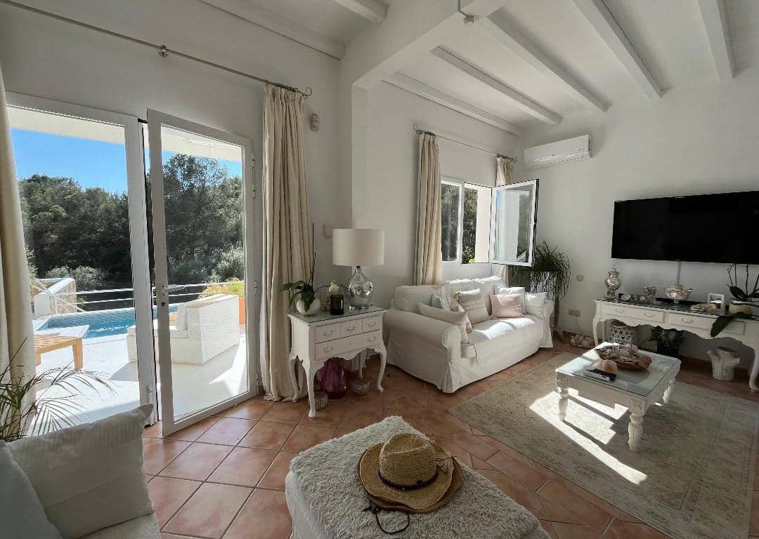 4 bedroom Villa for sale in Costa d'en Blanes with pool garage - € 1,895,000 (Ref: 9740065)
