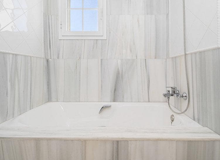 2 bedroom Apartment for sale in Bendinat with pool garage - € 975,000 (Ref: 9740081)