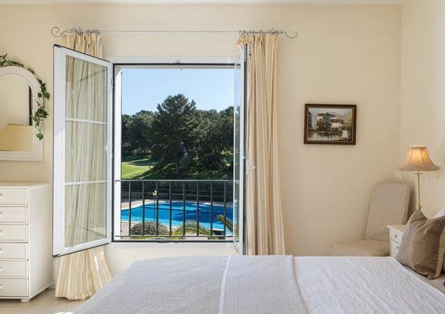 2 bedroom Apartment for sale in Bendinat, Calvià with pool garage - € 975,000 (Ref: 9740081)