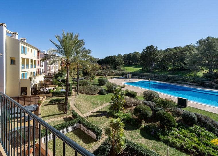 2 bedroom Apartment for sale in Bendinat with pool garage - € 975,000 (Ref: 9740081)