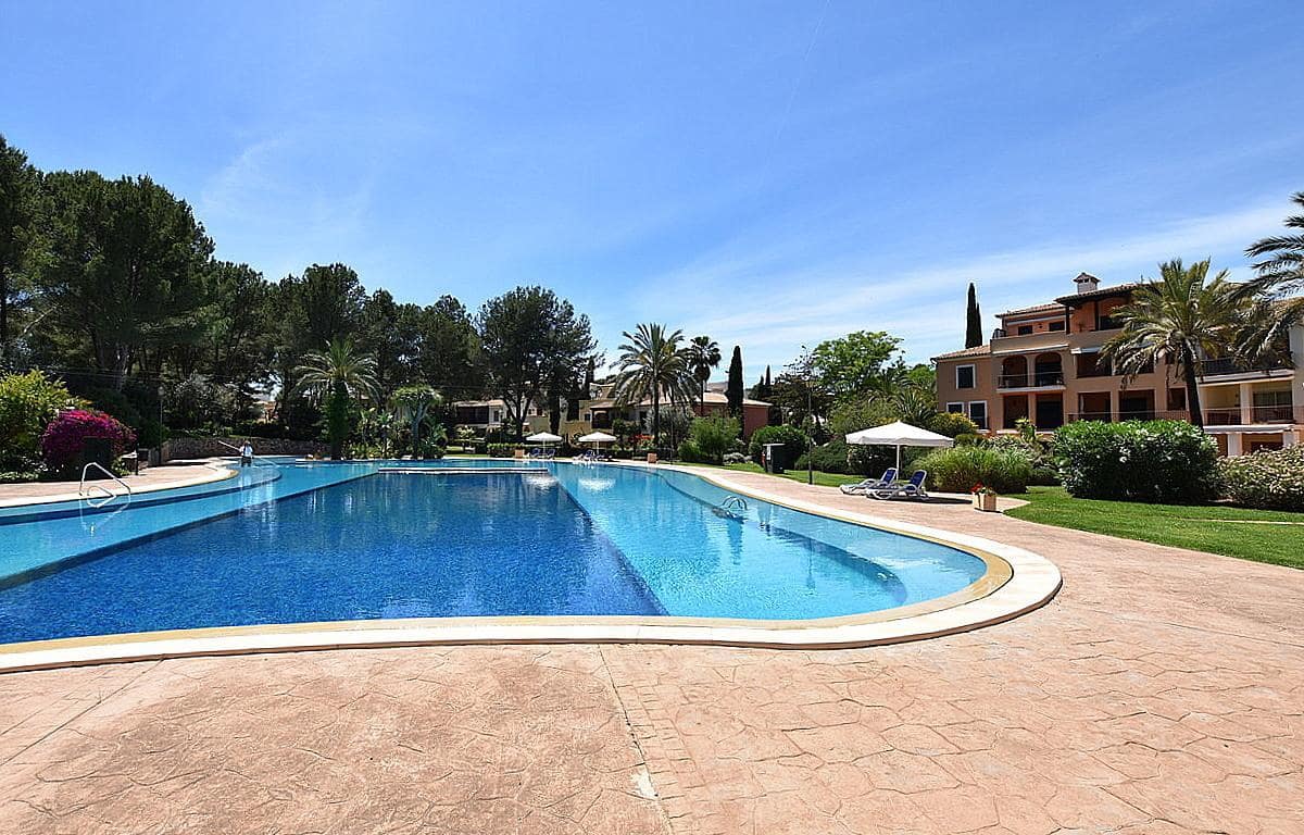 2 bedroom Apartment for sale in Bendinat with pool garage - € 975,000 (Ref: 9740081)