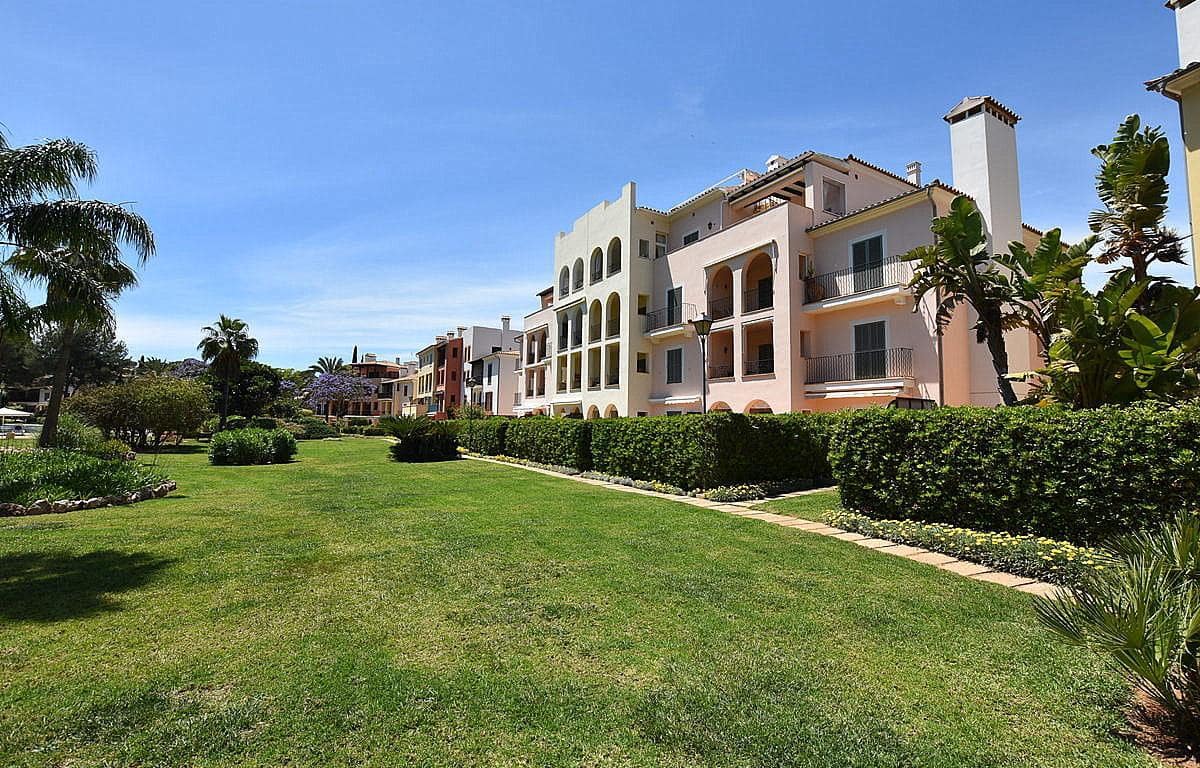 2 bedroom Apartment for sale in Bendinat with pool garage - € 975,000 (Ref: 9740081)