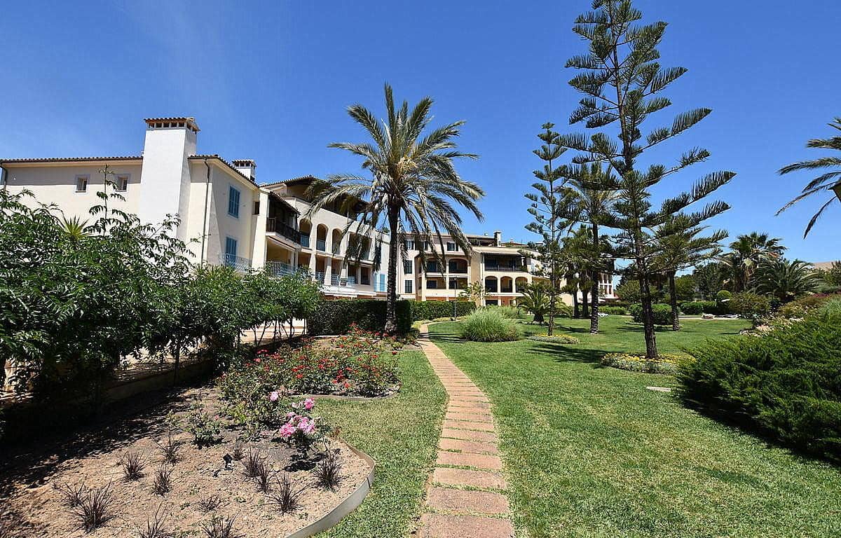 2 bedroom Apartment for sale in Bendinat with pool garage - € 975,000 (Ref: 9740081)