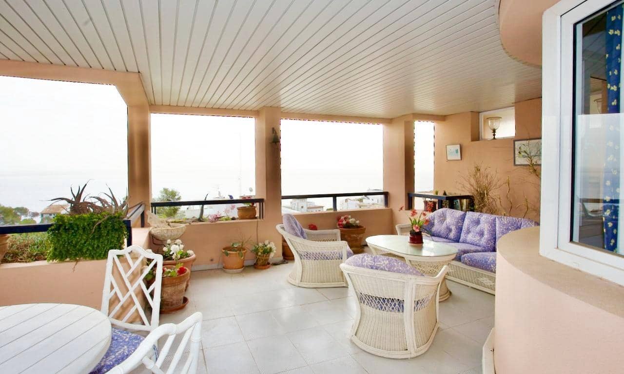 Apartamento de 2 habitaciones en Illetas en venta con piscina garaje - 695.000 € (Ref: 9740237)