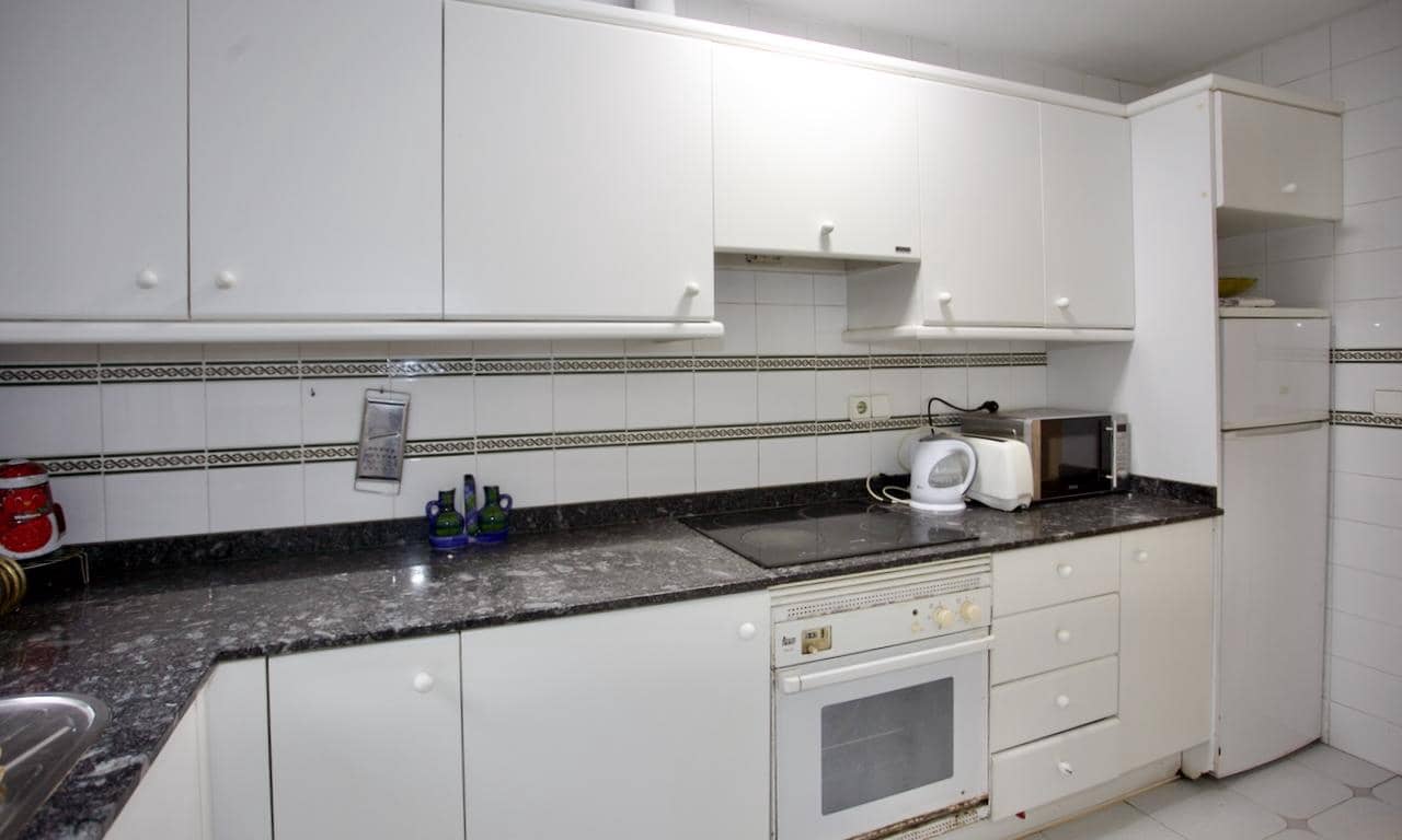 Apartamento de 2 habitaciones en Illetas en venta con piscina garaje - 695.000 € (Ref: 9740237)
