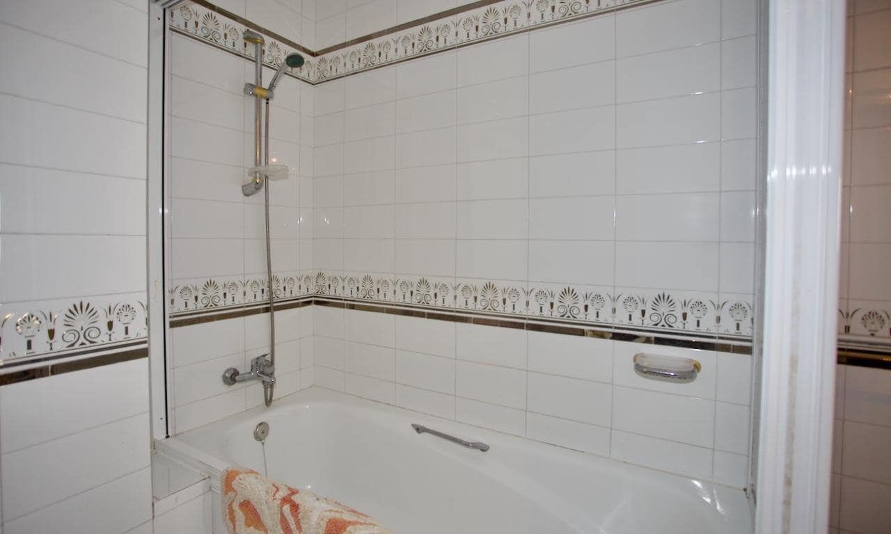 Apartamento de 2 habitaciones en Illetas en venta con piscina garaje - 695.000 € (Ref: 9740237)