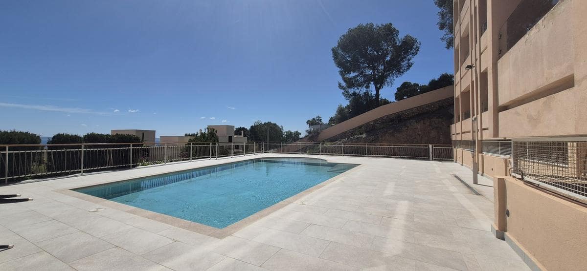Apartamento de 2 habitaciones en Illetas en venta con piscina garaje - 695.000 € (Ref: 9740237)