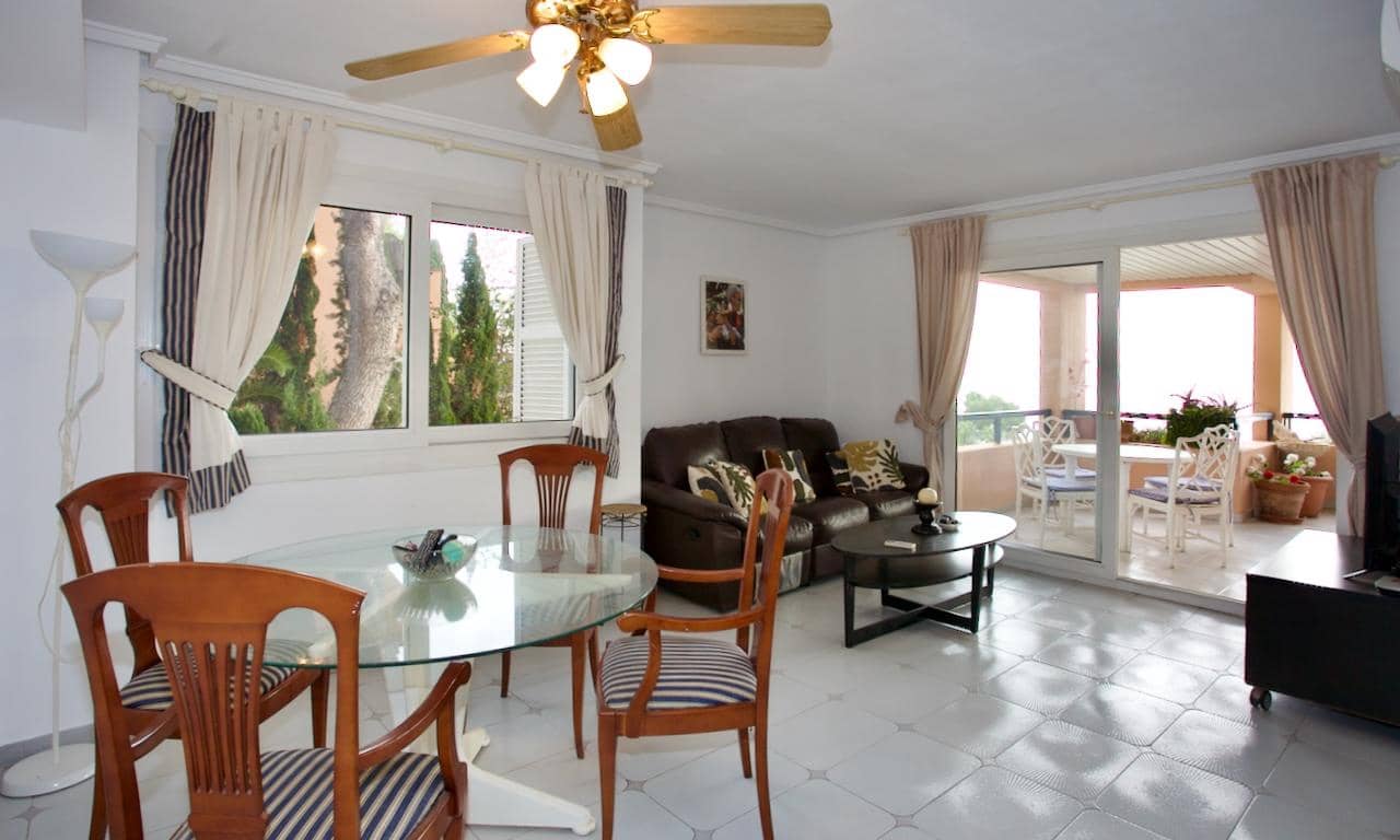 Apartamento de 2 habitaciones en Illetas en venta con piscina garaje - 695.000 € (Ref: 9740237)