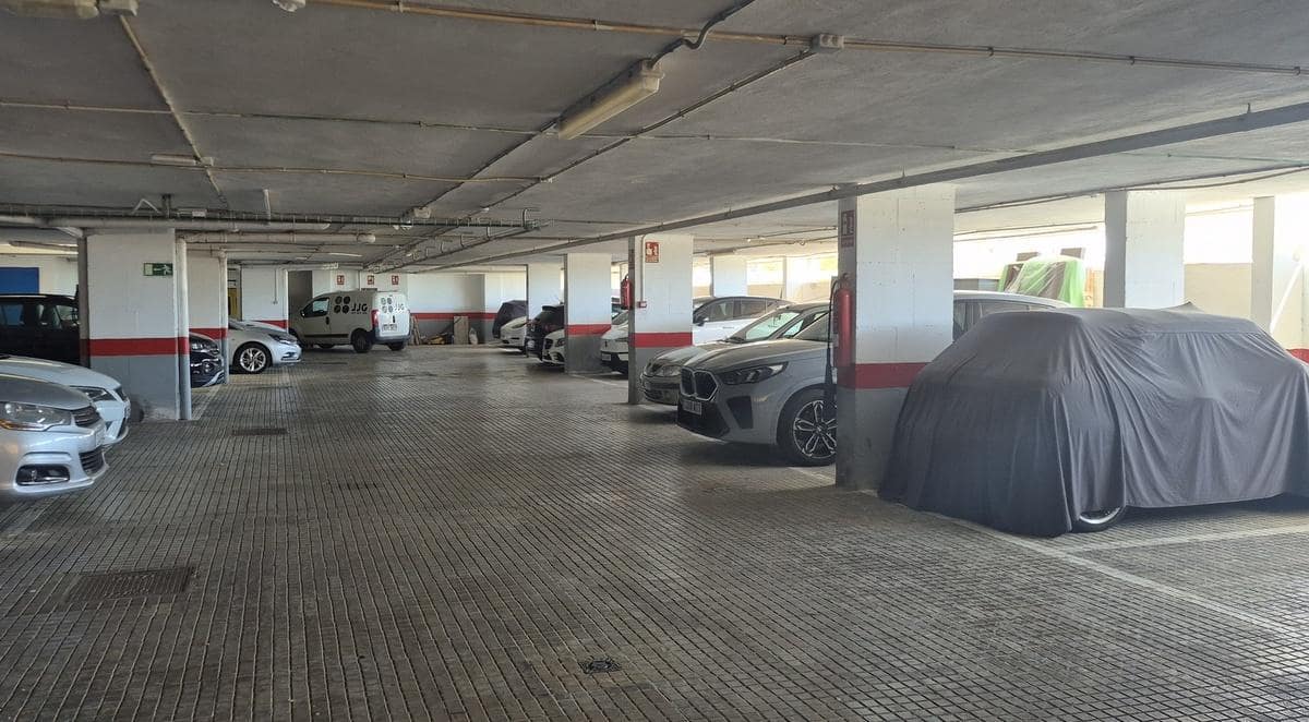 Apartamento de 2 habitaciones en Illetas en venta con piscina garaje - 695.000 € (Ref: 9740237)