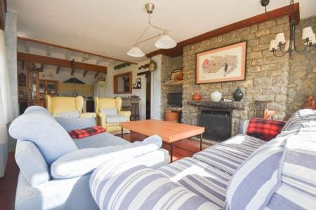 4 bedroom Finca/Country House for sale in Galilea - € 875,000 (Ref: 9743084)