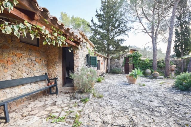 4 bedroom Finca/Country House for sale in Galilea, Puigpunyent - € 875,000 (Ref: 9743084)