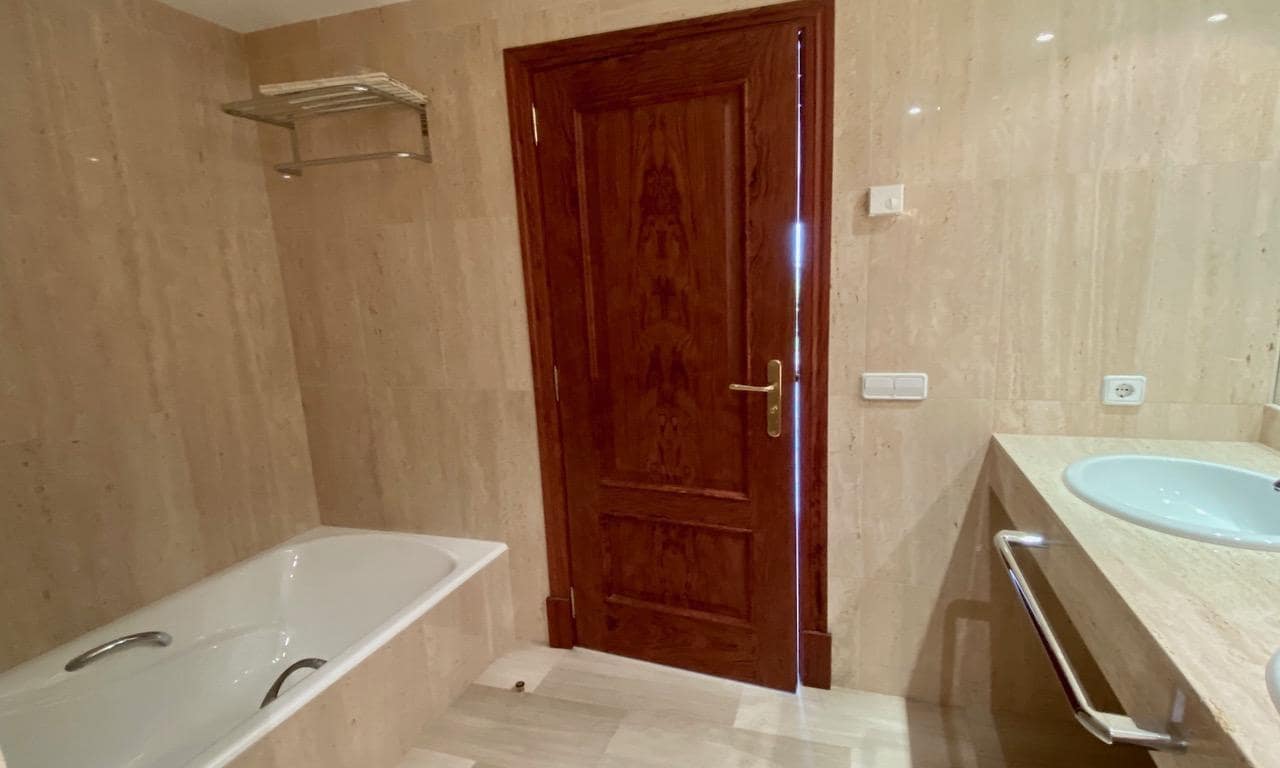 2 makuuhuone Huoneisto myytävänä paikassa Bendinat mukana uima-altaan 
autotalli - 890 000 € (Ref: 9748336)