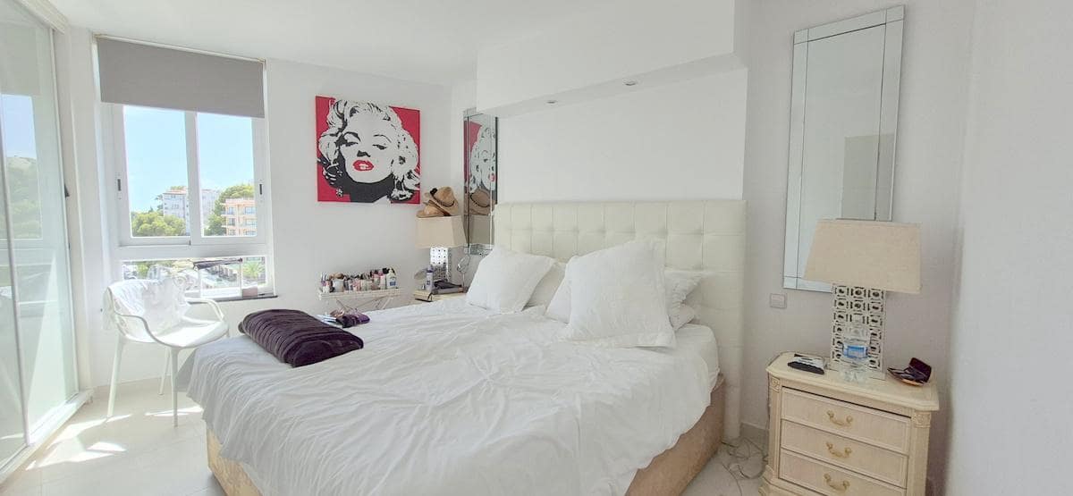 2 bedroom Apartment for sale in Illetas with pool - € 795,000 (Ref: 9908877)
