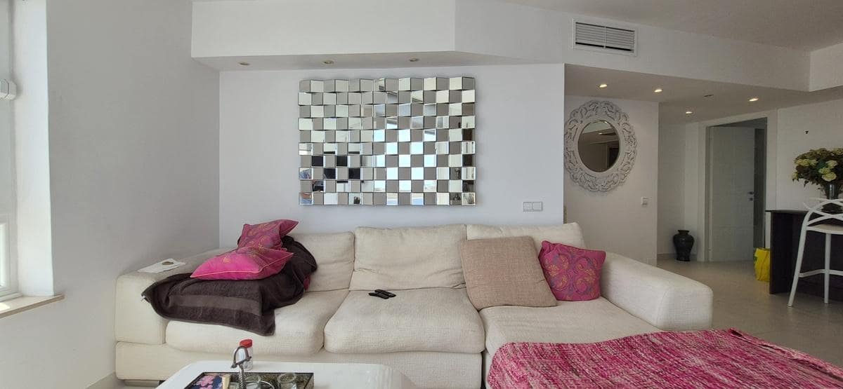 2 bedroom Apartment for sale in Illetas with pool - € 795,000 (Ref: 9908877)