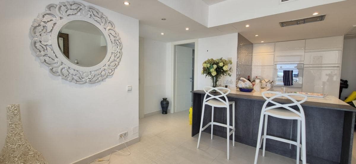 2 bedroom Apartment for sale in Illetas with pool - € 795,000 (Ref: 9908877)