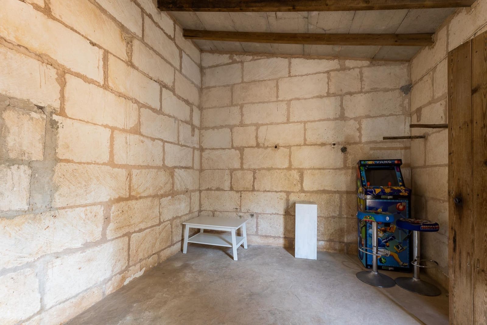 Commercial for sale in Muro - € 480,000 (Ref: 10013337)