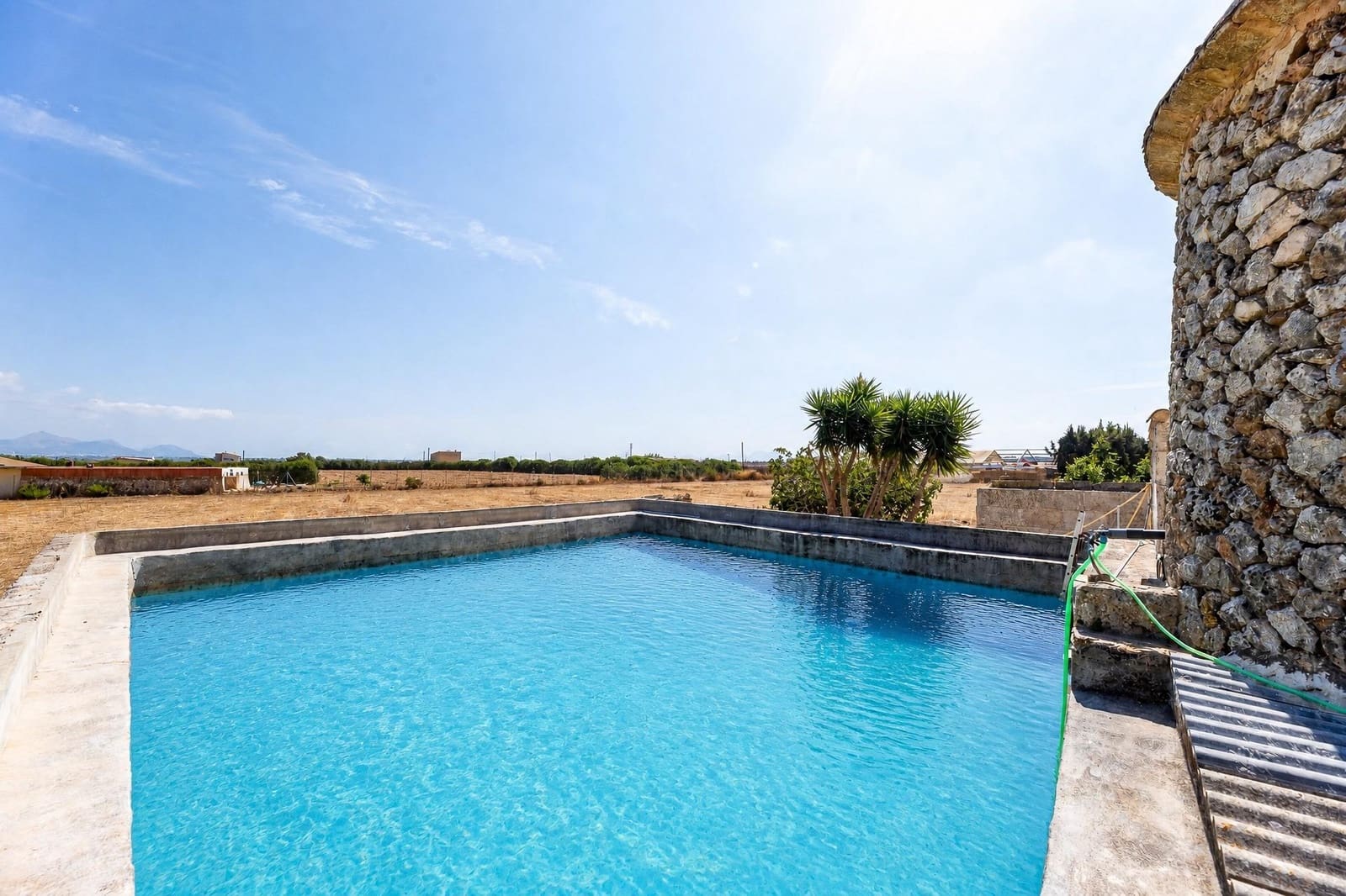 Commercial for sale in Muro - € 480,000 (Ref: 10013337)