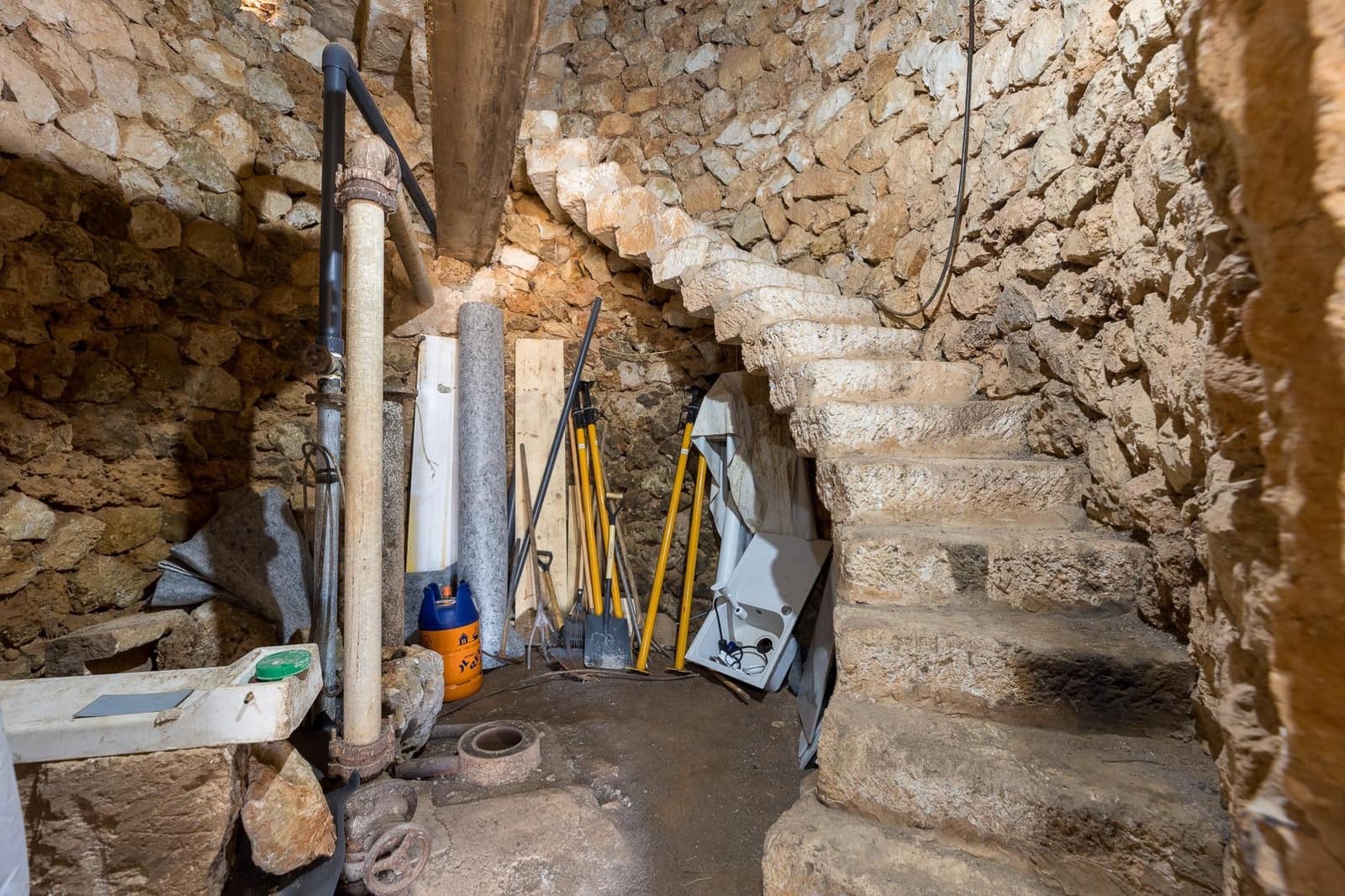 Commercial for sale in Muro - € 480,000 (Ref: 10013337)