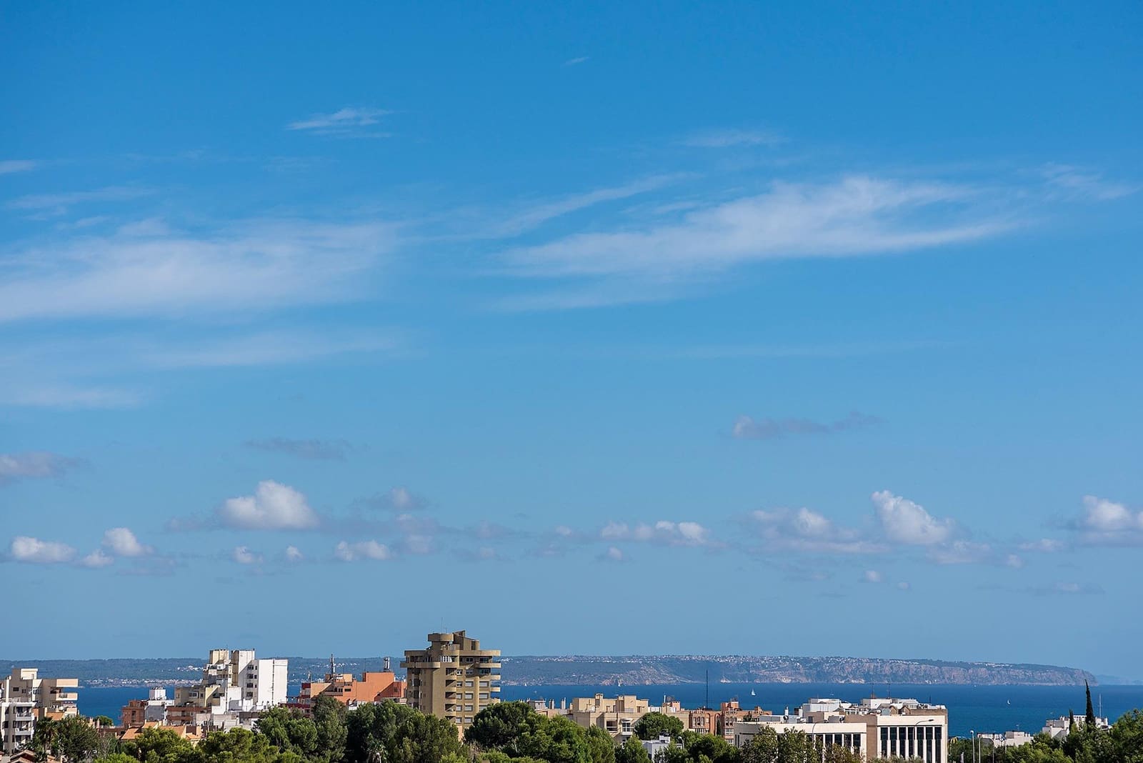 3 slaapkamer Penthouse te huur in Palma de Mallorca met zwembad garage - € 1.950 (Ref: 7825689)