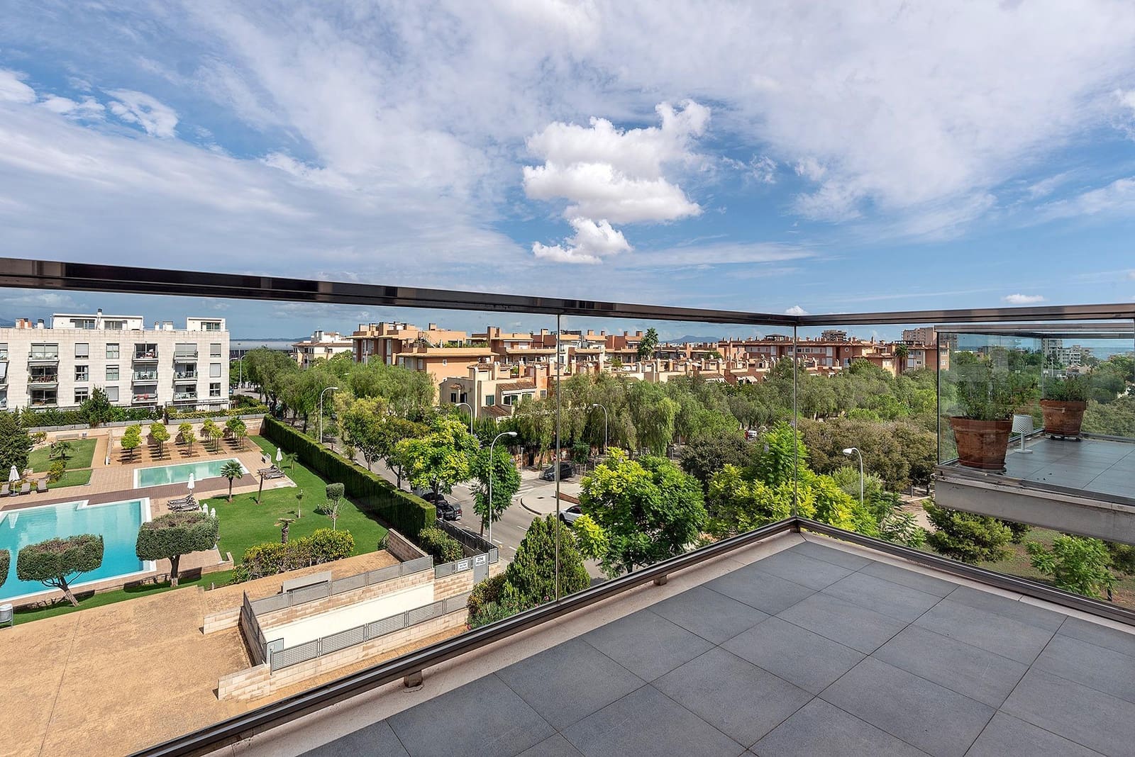 3 slaapkamer Penthouse te huur in Palma de Mallorca met zwembad garage - € 1.950 (Ref: 7825689)