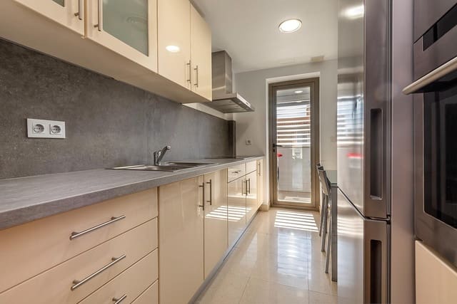 3 slaapkamer Penthouse te huur in Son Pereto, Palma de Mallorca met zwembad garage - € 1.950 (Ref: 7825689)