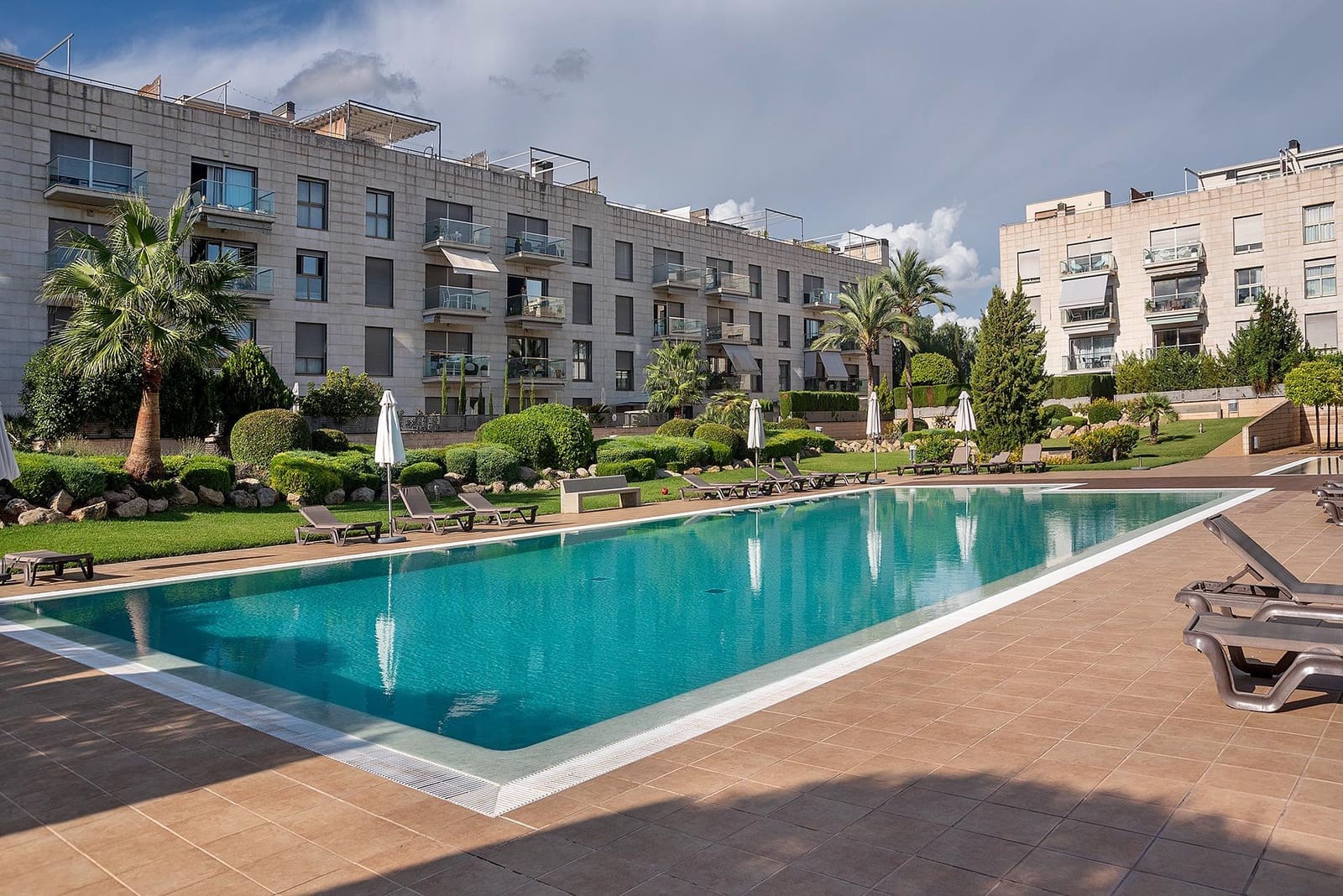 3 slaapkamer Penthouse te huur in Palma de Mallorca met zwembad garage - € 1.950 (Ref: 7825689)