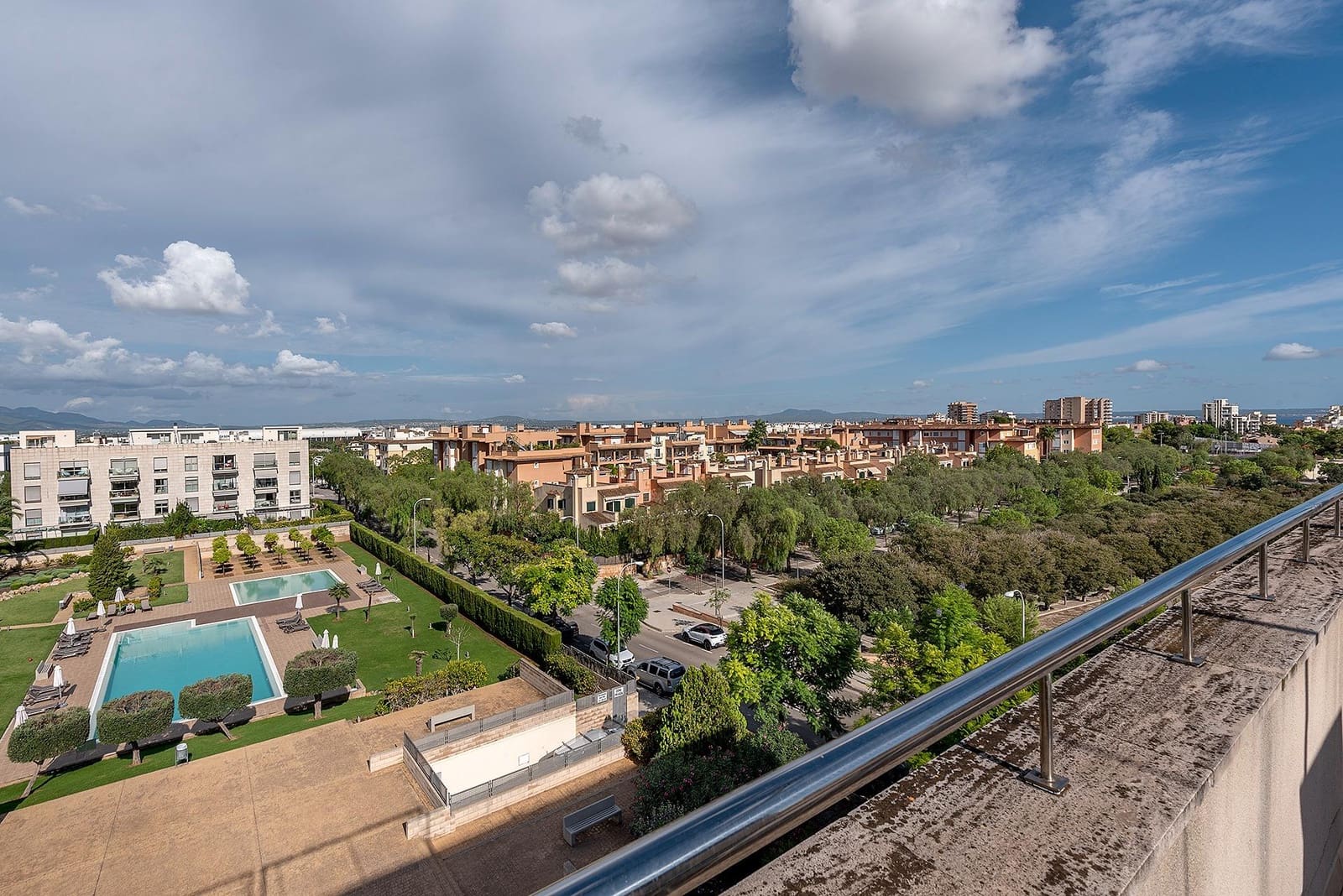 3 slaapkamer Penthouse te huur in Palma de Mallorca met zwembad garage - € 1.950 (Ref: 7825689)