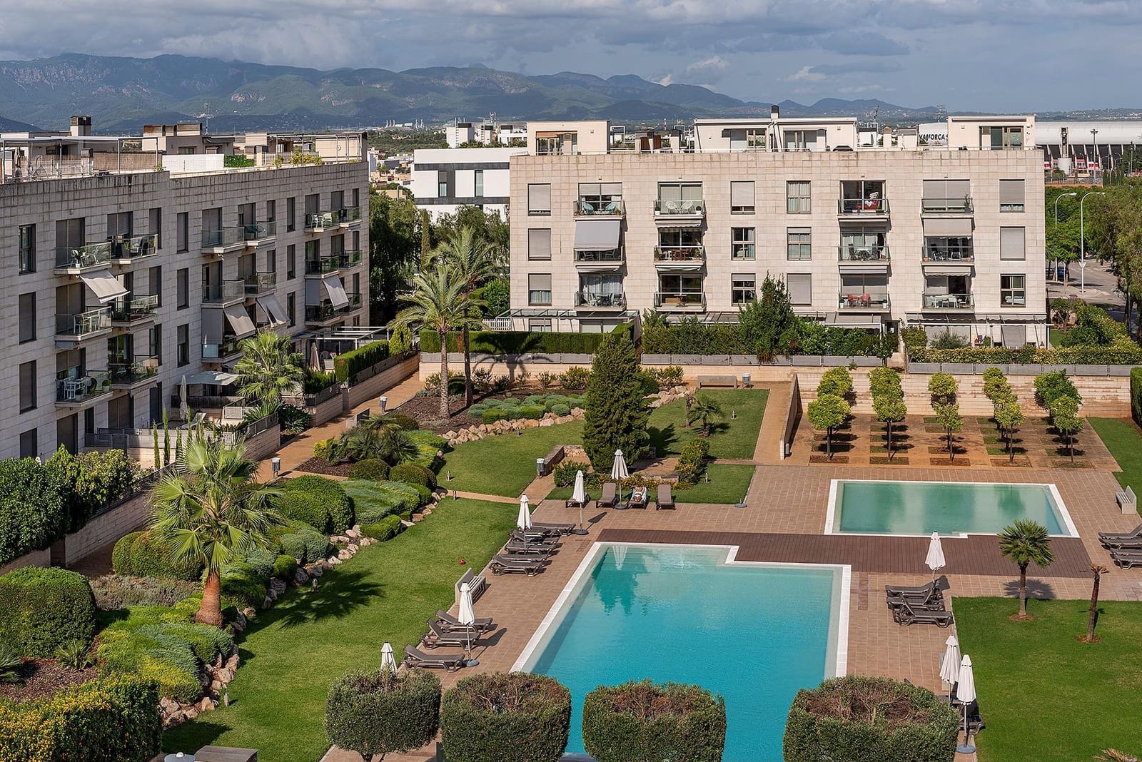 3 slaapkamer Penthouse te huur in Palma de Mallorca met zwembad garage - € 1.950 (Ref: 7825689)