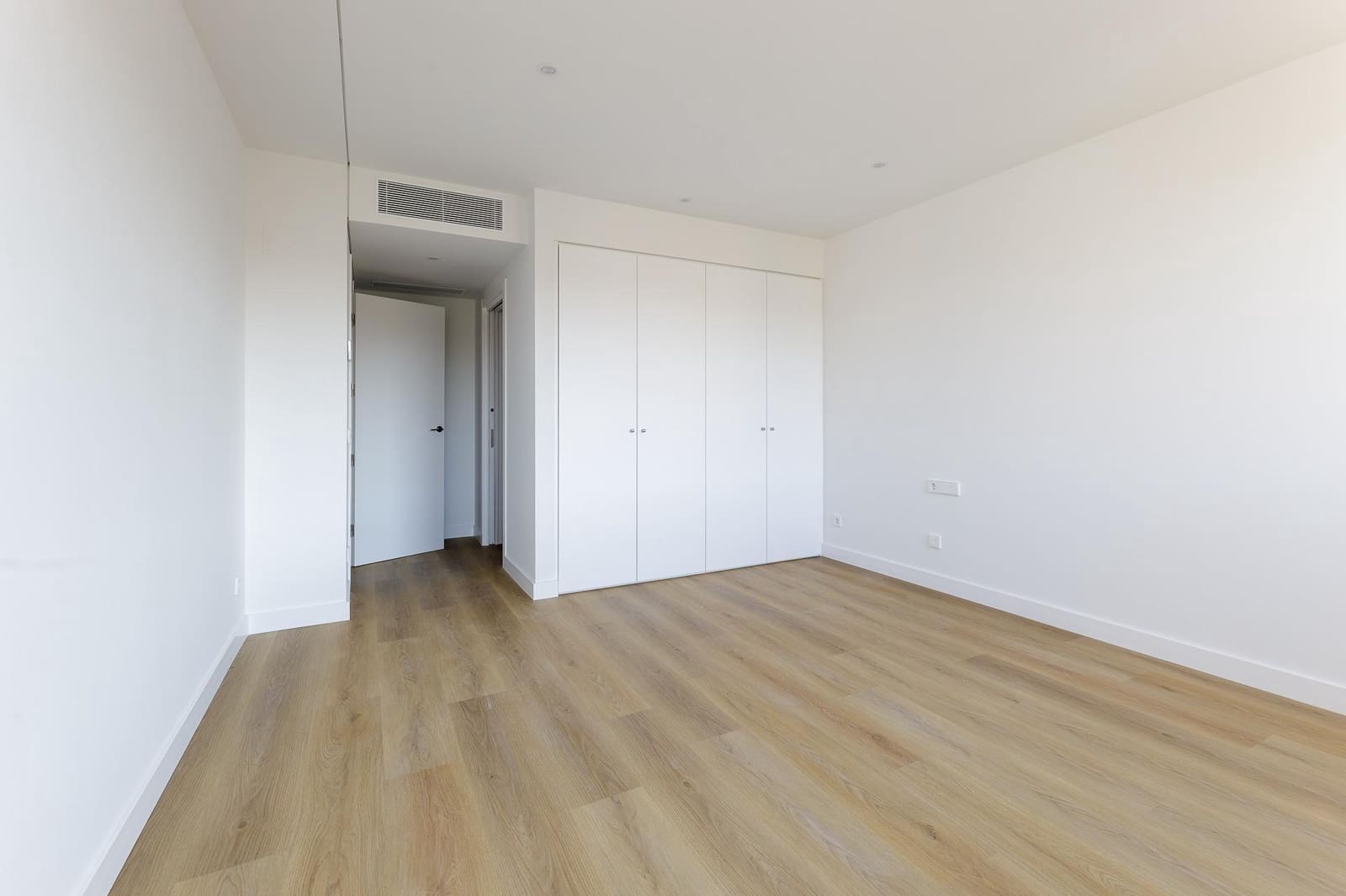 2 bedroom Flat for sale in Palma de Mallorca - € 490,000 (Ref: 9110164)