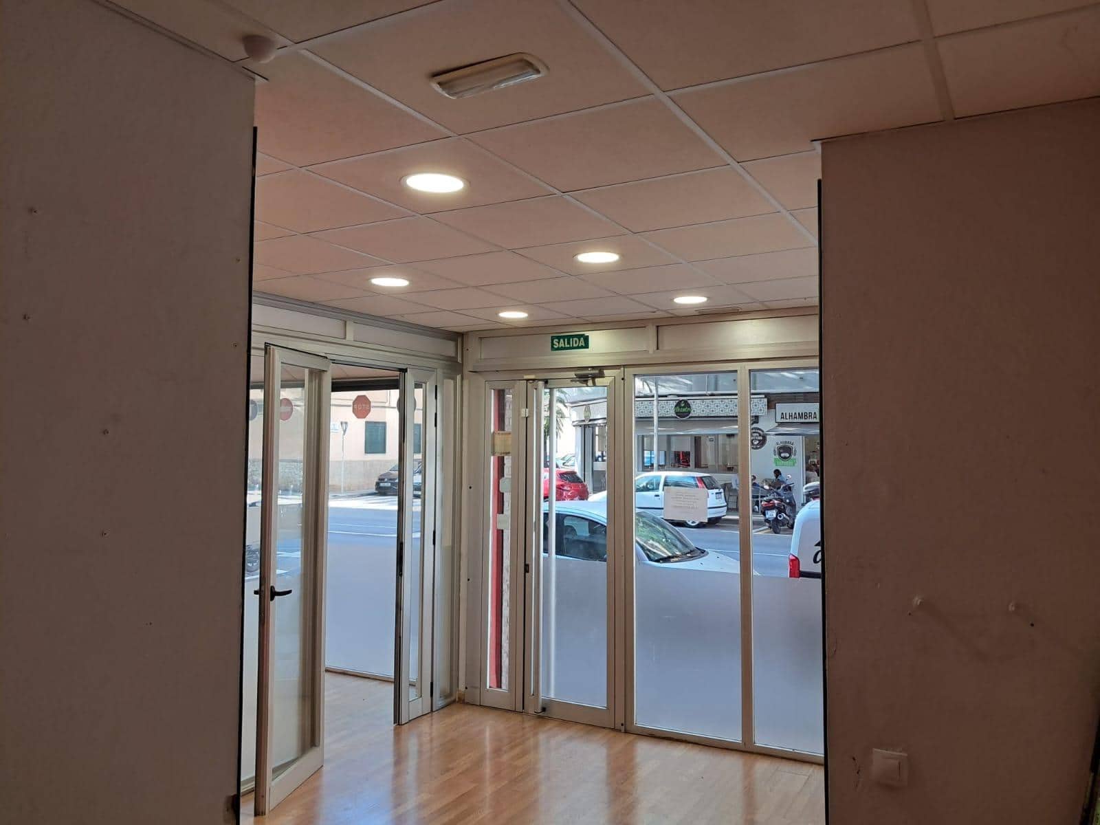 Commercial for rent in Palma de Mallorca - € 1,200 (Ref: 9303413)