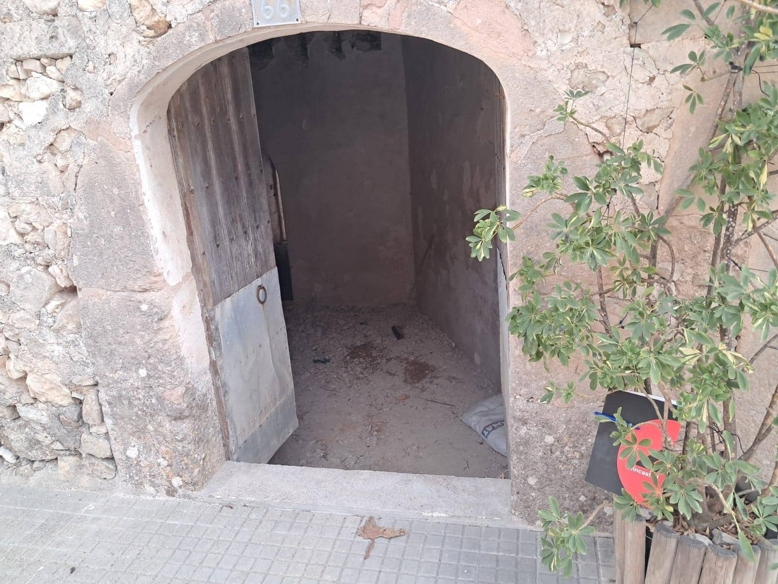 Townhouse for sale in Sant Joan - € 179,000 (Ref: 9375262)