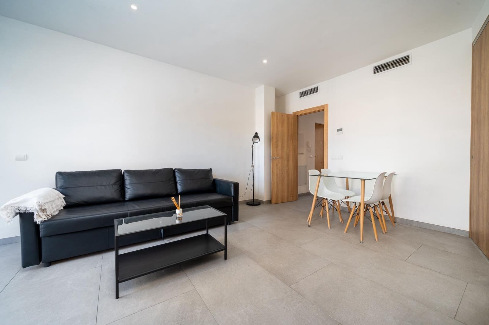 11 bedroom Business for rent in Palma de Mallorca - € 10,000 (Ref: 9375263)