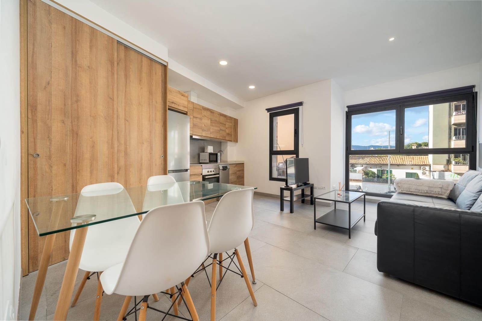 11 bedroom Business for rent in Palma de Mallorca - € 10,000 (Ref: 9375263)