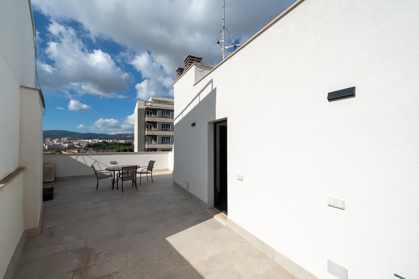 11 bedroom Business for rent in Palma de Mallorca - € 10,000 (Ref: 9375263)