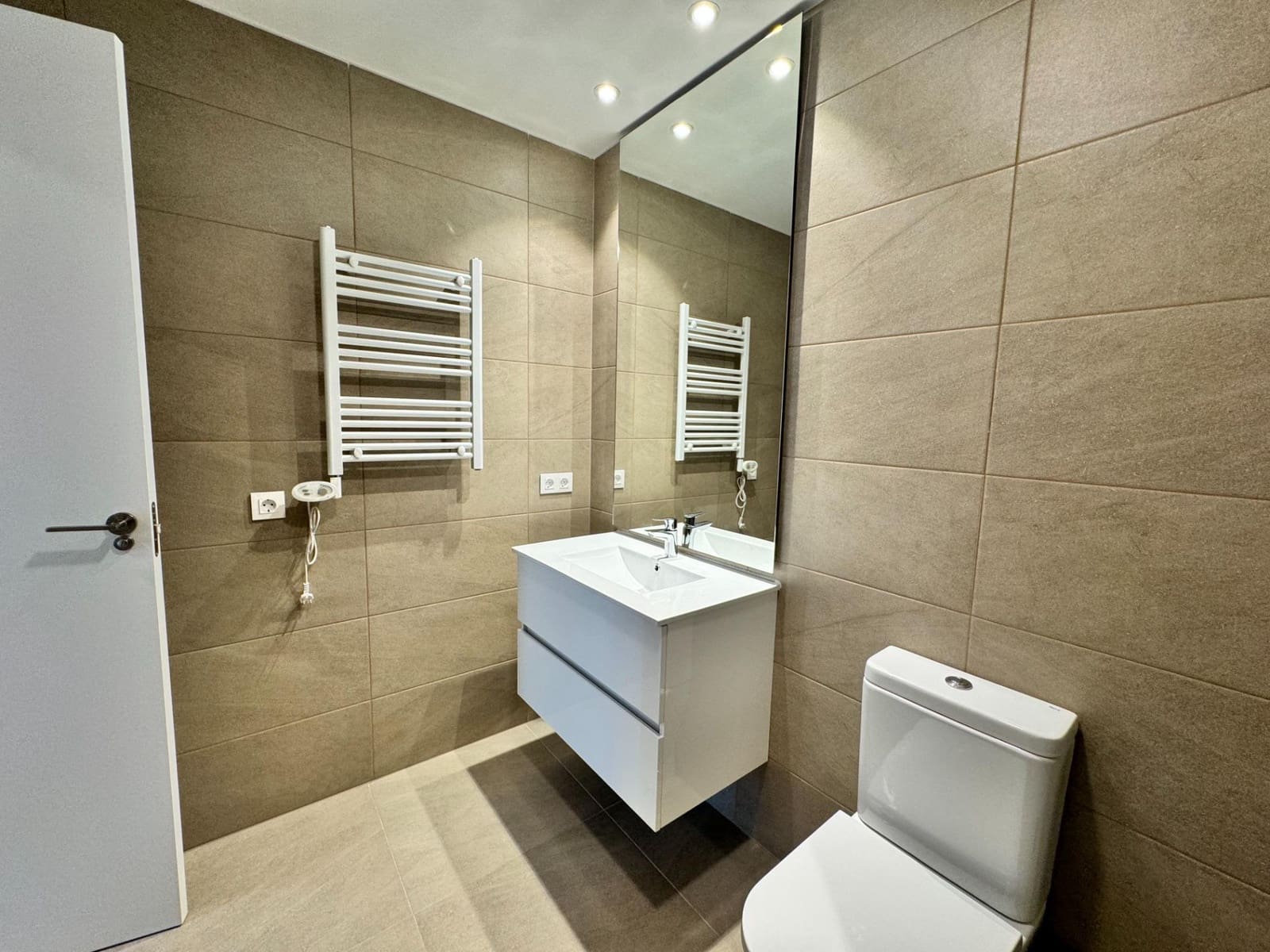 4 bedroom Semi-detached Villa for sale in Llucmajor with pool - € 850,000 (Ref: 9431033)