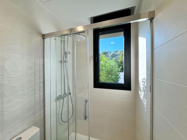 4 quarto Moradia Geminada para venda em Llucmajor com piscina - 850 000 € (Ref: 9431033)