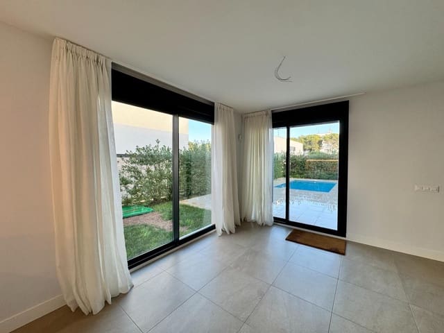 4 quarto Moradia Geminada para venda em Llucmajor com piscina - 850 000 € (Ref: 9431033)