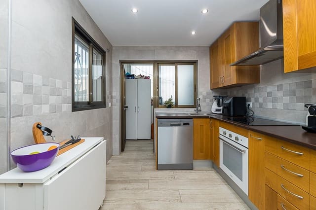 3 soveværelse Rækkehus til salg i Son Sardina, Palma de Mallorca med garage - € 479.500 (Ref: 9440022)