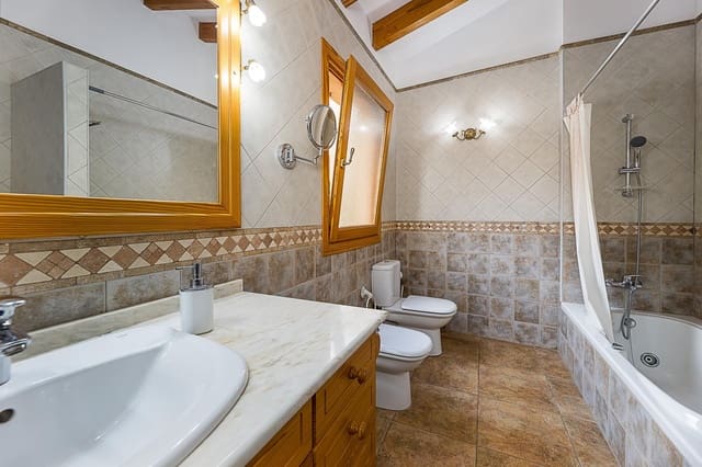 4 quarto Moradia para venda em Bunyola com piscina garagem - 1 250 000 € (Ref: 9452064)