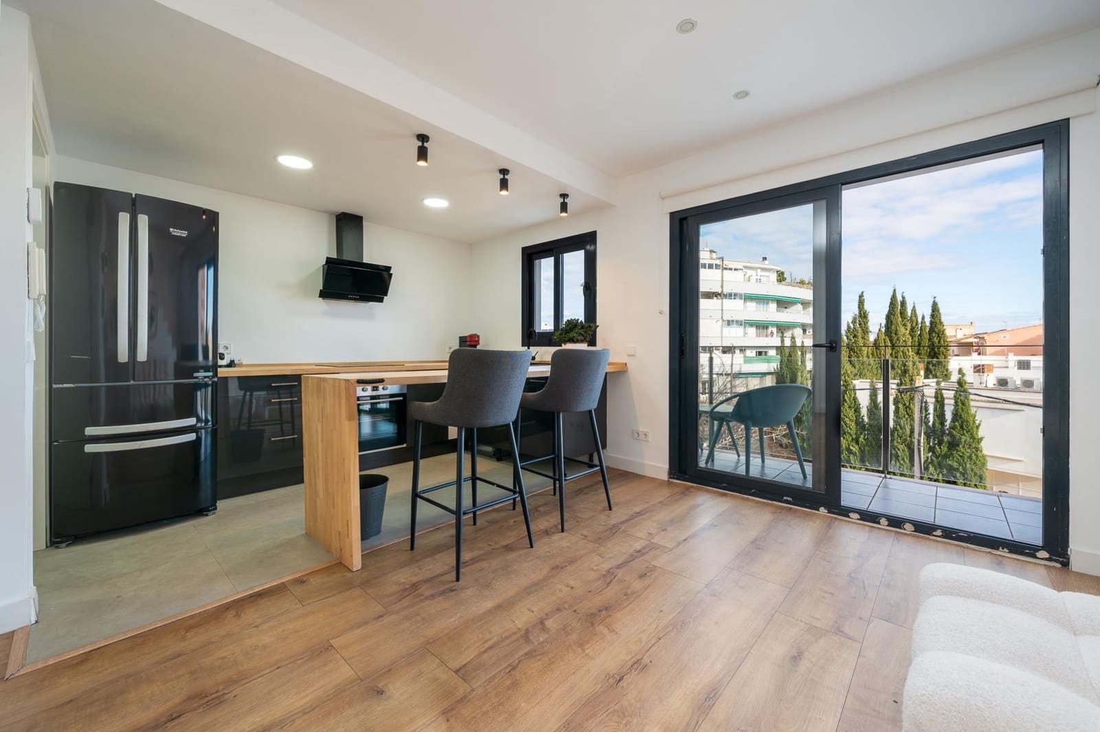 3 makuuhuone Kattohuoneisto vuokrattavana paikassa Palma de Mallorca mukana 
autotalli - 2 200 € (Ref: 9482008)