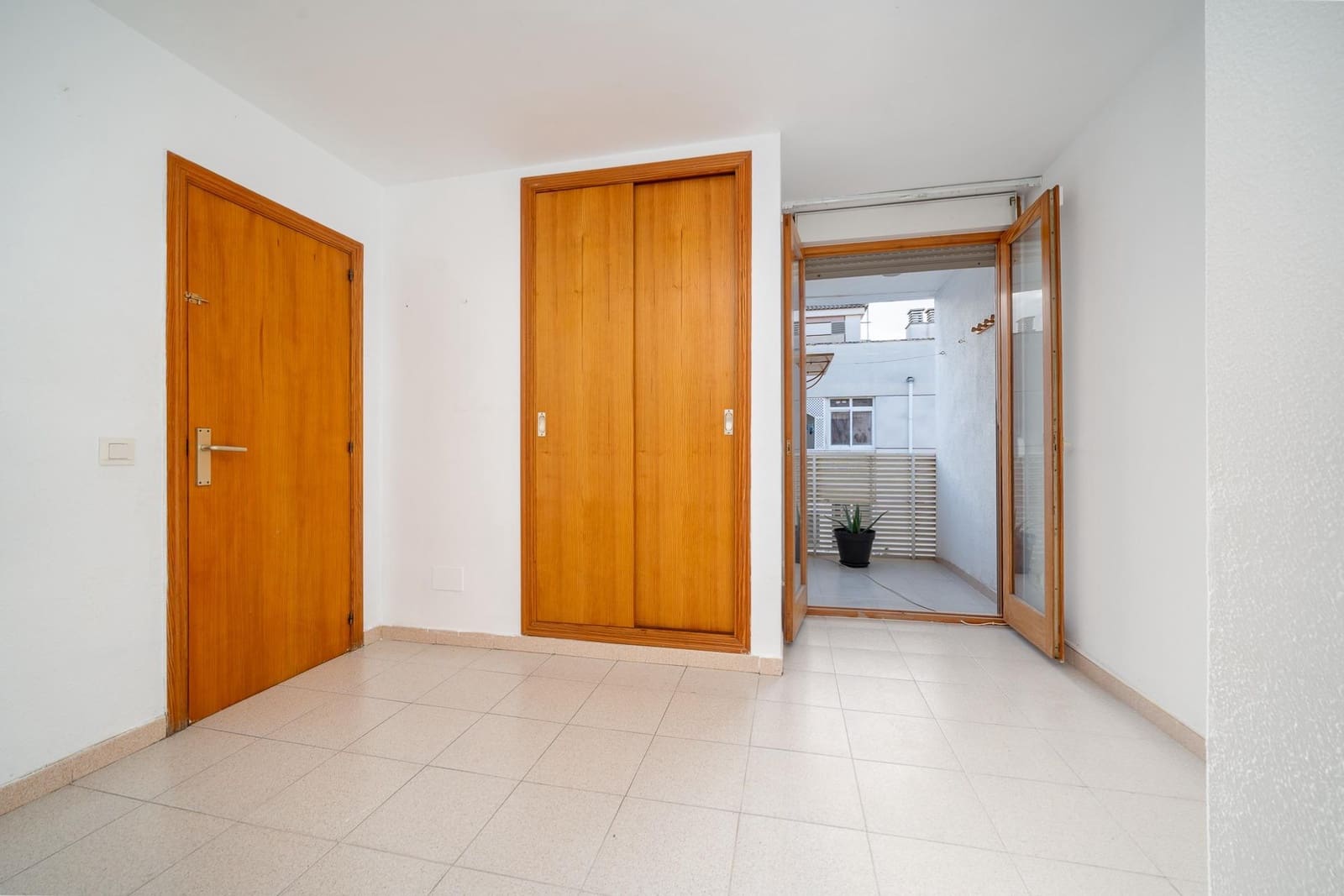 3 bedroom Flat for sale in Palma de Mallorca with garage - € 283,000 (Ref: 9508812)